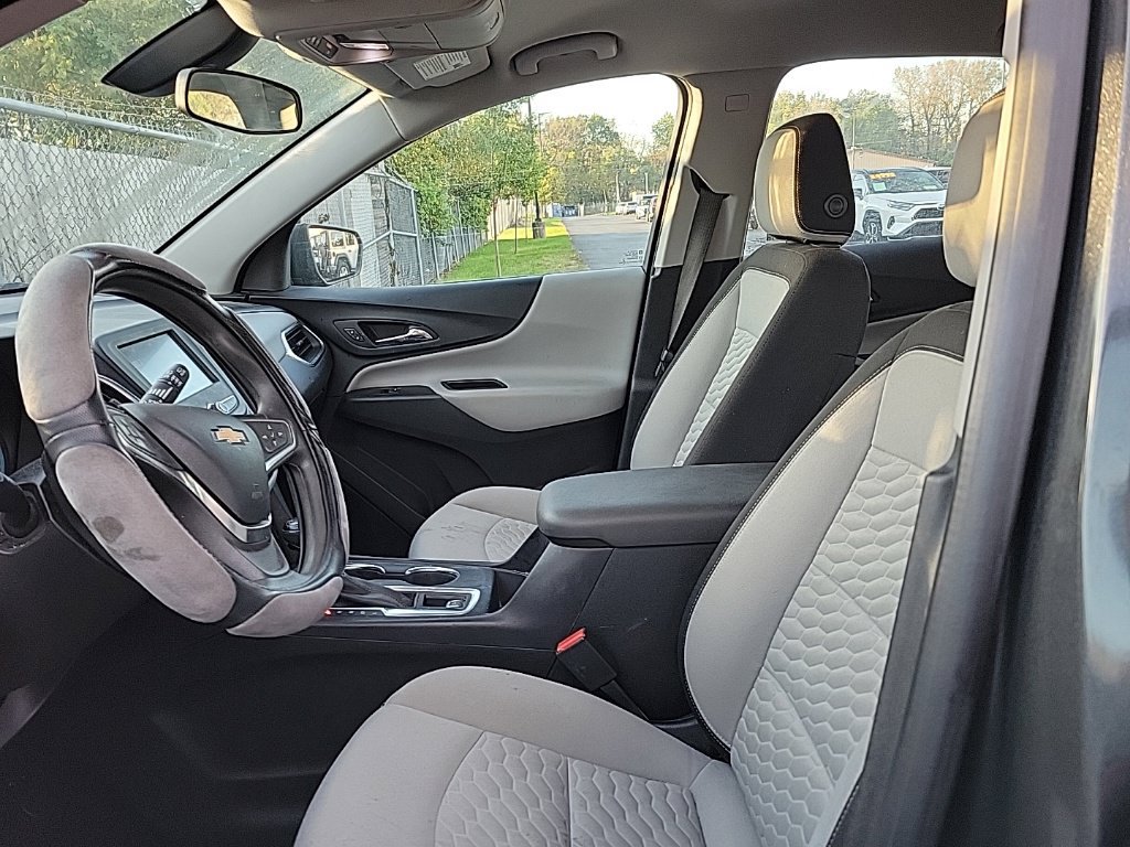 Used 2018 Chevrolet Equinox LS FWD image 6