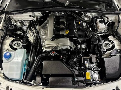 Used 2021 MAZDA MX-5 Miata RF Grand Touring RWD image 32