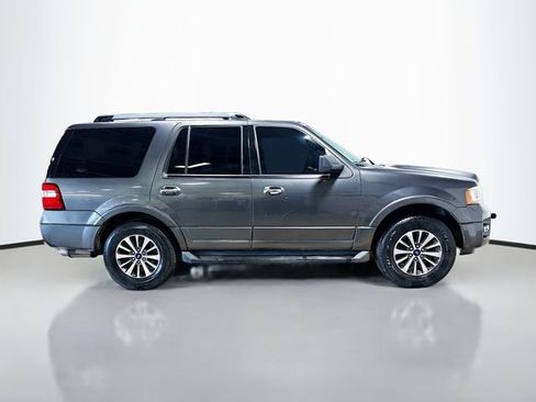 Used 2016 Ford Expedition XLT RWD image 6