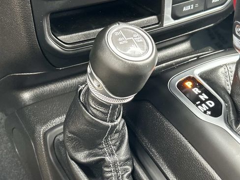 Used 2024 Jeep Wrangler High Altitude AWD/4WD image 32
