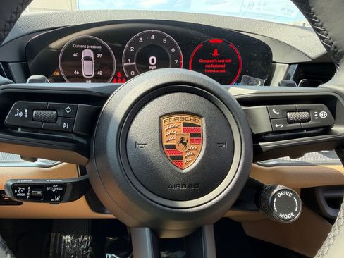 Used 2026 Porsche Cayenne AWD/4WD image 33