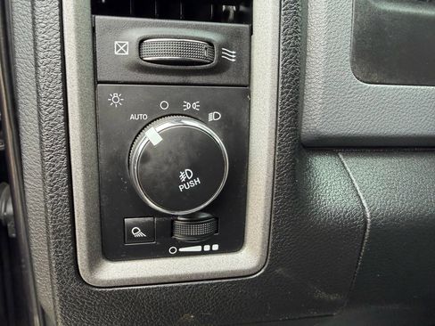 Used 2017 RAM 1500 Express image 16