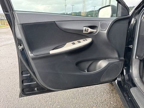 Used 2010 Toyota Corolla S image 17