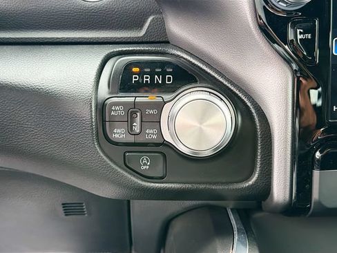 Used 2023 RAM 1500 Laramie AWD/4WD image 18