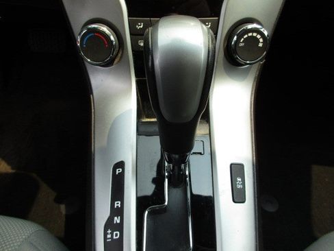 Used 2014 Chevrolet Cruze LT FWD image 25