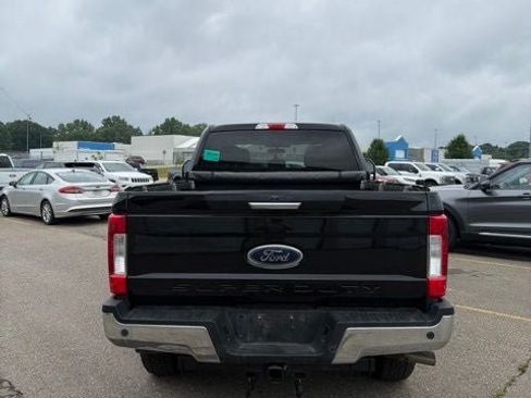 Used 2019 Ford F250 XLT w/ XLT Premium Package AWD/4WD image 3