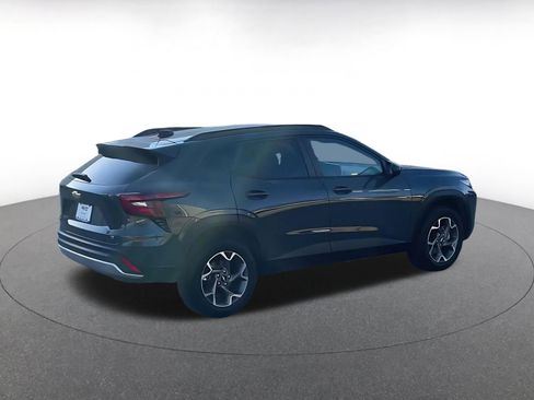 Used 2025 Chevrolet Trax LT image 15