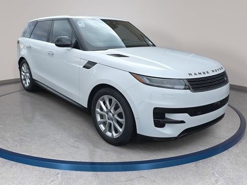 Used 2025 Land Rover Range Rover Sport SE image 4
