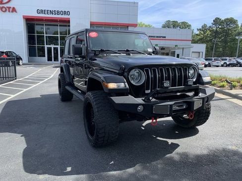 Used 2021 Jeep Wrangler Unlimited Sahara image 2