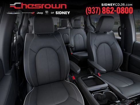 New 2026 Chrysler Pacifica Limited FWD image 16