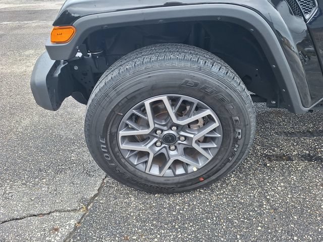 Used 2025 Jeep Wrangler Unlimited Sahara AWD/4WD image 40