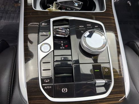 Used 2024 BMW X7 xDrive40i w/ Executive Package image 17