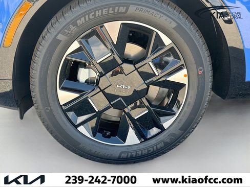 New 2026 Kia Sportage SX FWD image 40