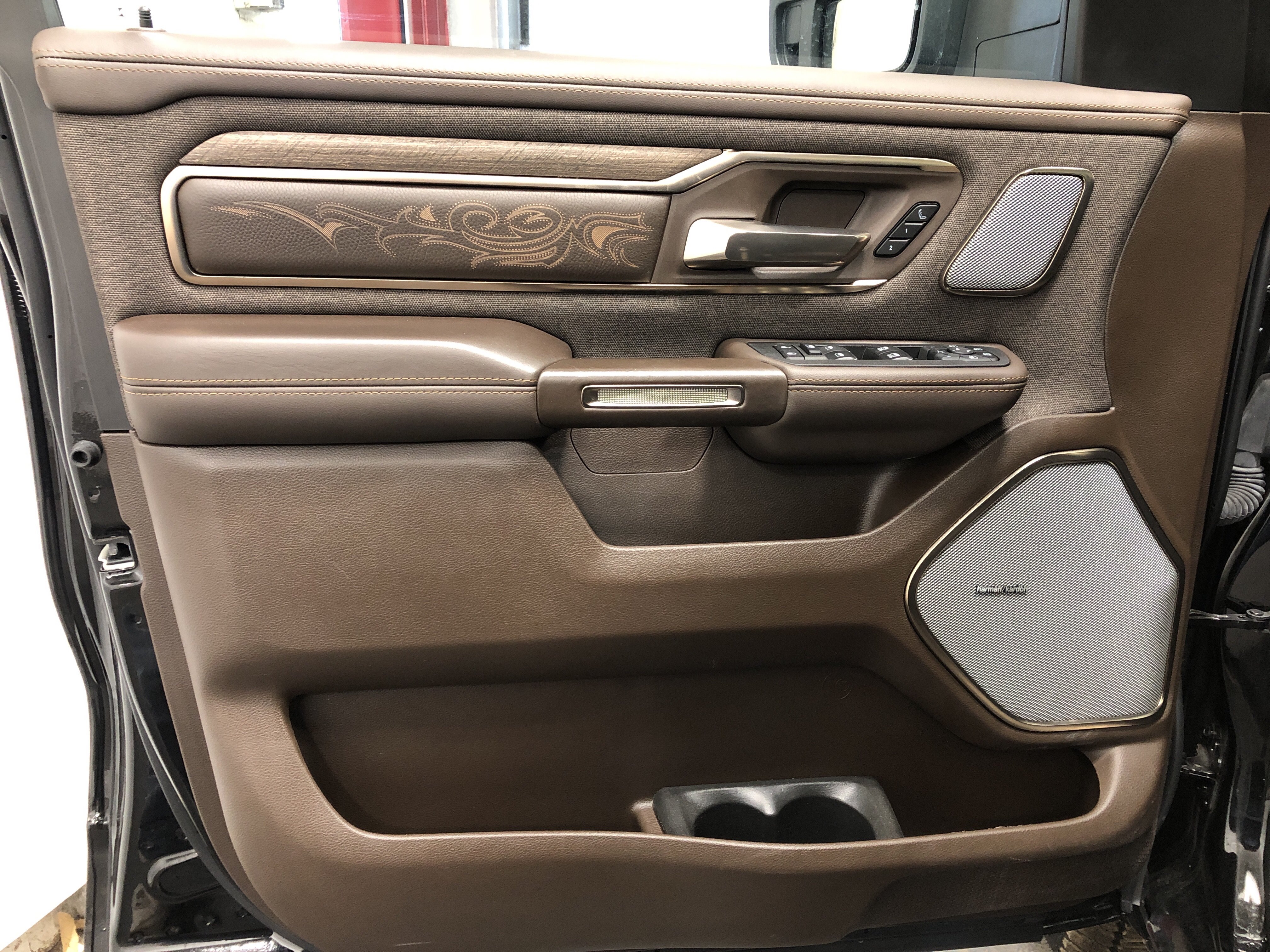 Certified 2025 RAM 1500 Limited AWD/4WD image 21