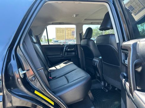 Used 2020 Toyota 4Runner Venture w/ Moonroof Package AWD/4WD image 16