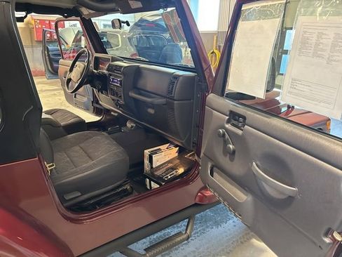 Used 2001 Jeep Wrangler Sport image 12