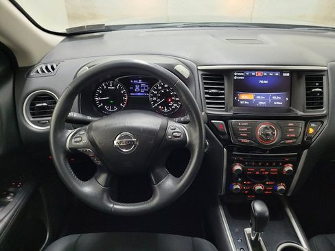 Used 2018 Nissan Pathfinder SV AWD/4WD image 22
