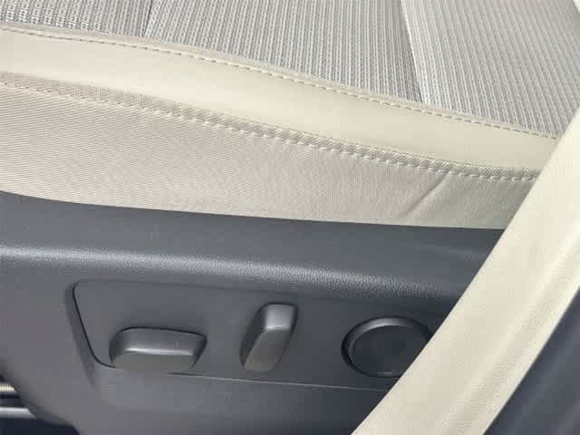 Used 2021 Buick Envision Preferred AWD/4WD image 12