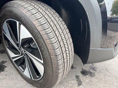 New 2025 Volkswagen Taos SE image 26