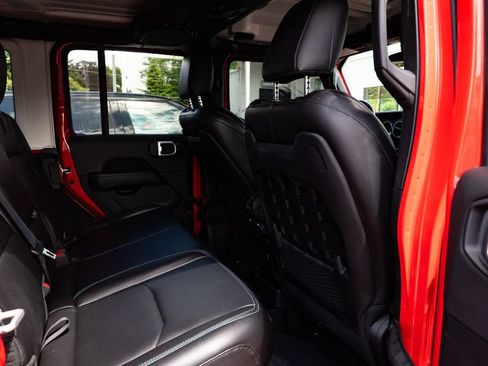 Used 2021 Jeep Wrangler Unlimited Rubicon 4xe w/ Cold Weather Group AWD/4WD image 24