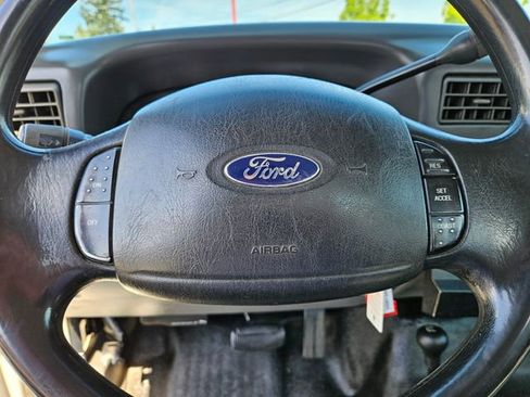 Used 2004 Ford F550 XLT image 14