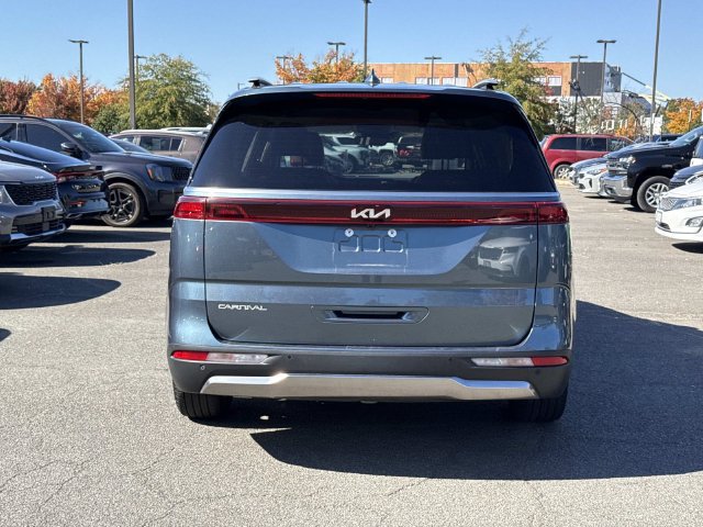 Used 2023 Kia Carnival SX FWD image 3