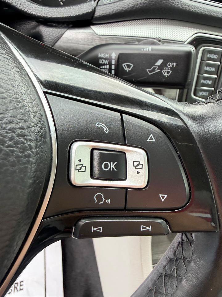 Used 2018 Volkswagen Passat 2.0T SE FWD image 22