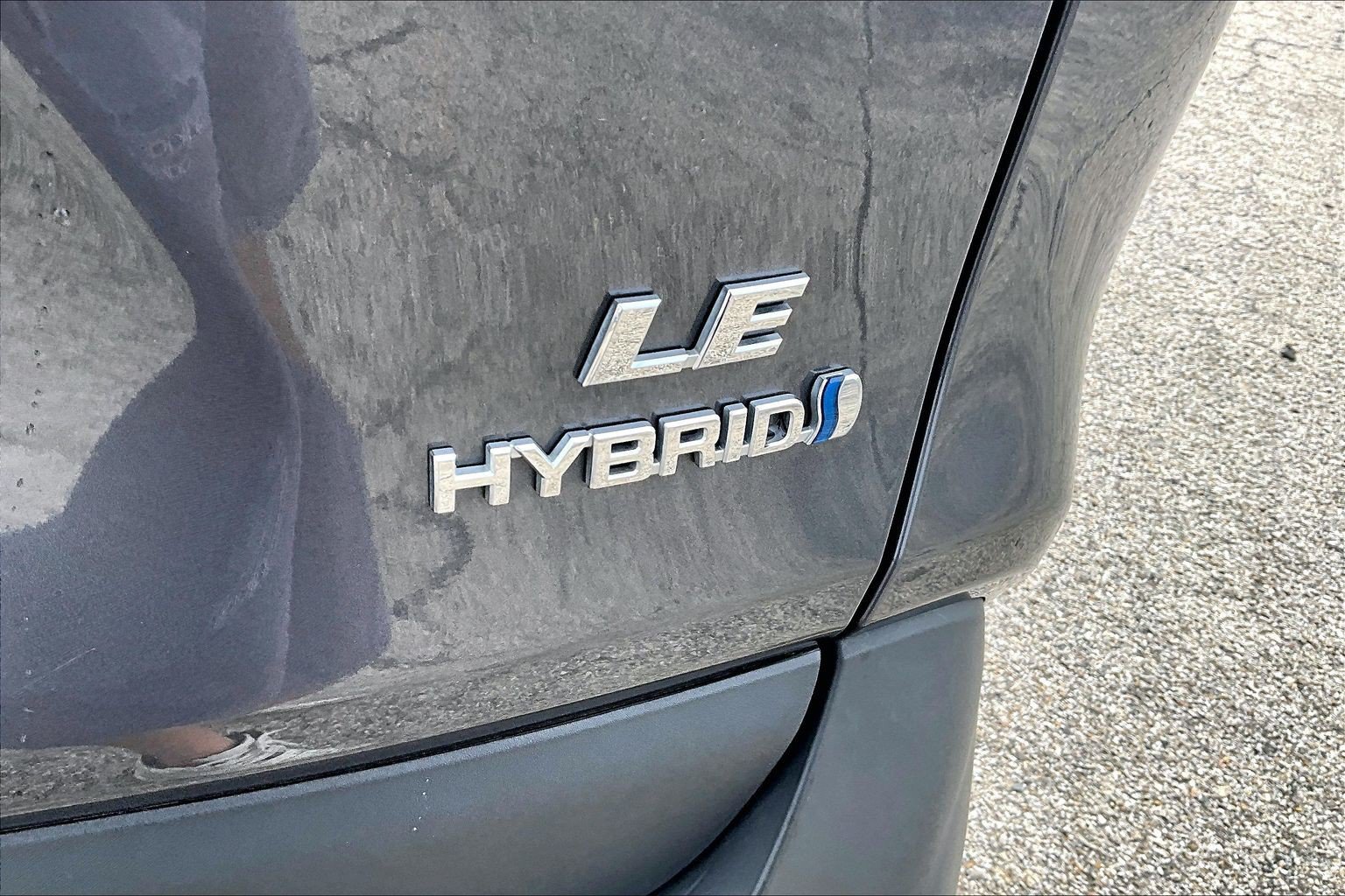 Used 2024 Toyota RAV4 LE AWD/4WD image 8