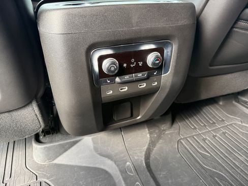Used 2023 GMC Yukon XL Denali Ultimate AWD/4WD image 16