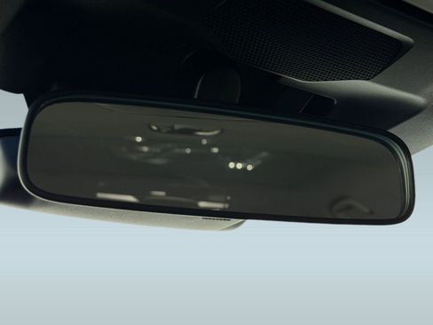 Used 2024 Subaru Crosstrek 2.0i Premium image 18