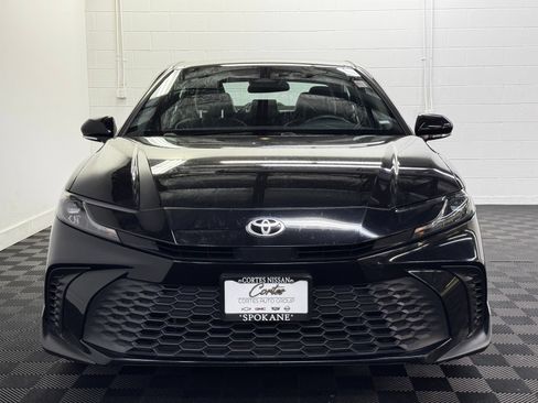 Used 2025 Toyota Camry SE FWD image 5