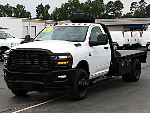 Used 2025 RAM 3500 Tradesman w/ Cold Weather Group AWD/4WD image 2