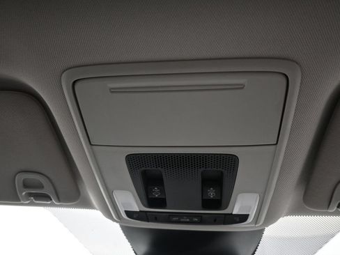 Used 2024 Honda Pilot Touring image 18