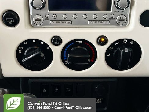 Used 2014 Toyota FJ Cruiser 4WD image 9