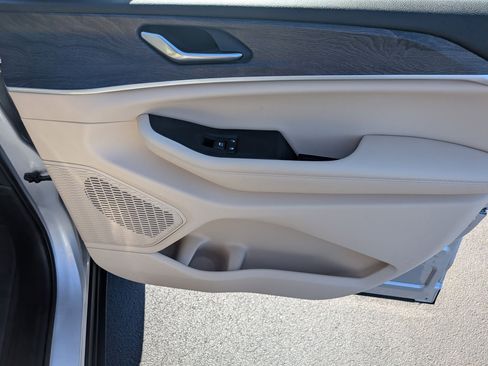 Certified 2023 Jeep Grand Cherokee L Limited w/ Luxury Tech Group II image 35