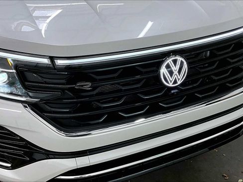 New 2026 Volkswagen Atlas SEL Premium R-Line image 32