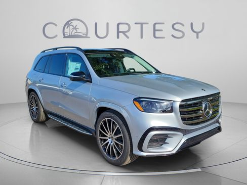 Certified 2026 Mercedes-Benz GLS 450 4MATIC image 4