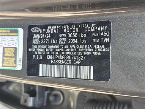 Used 2024 Hyundai Elantra Limited FWD image 28