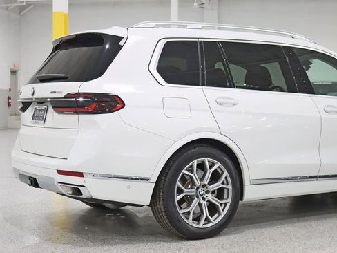 Used 2024 BMW X7 xDrive40i AWD/4WD image 10
