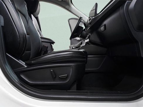 Used 2024 Ford Escape Platinum image 38