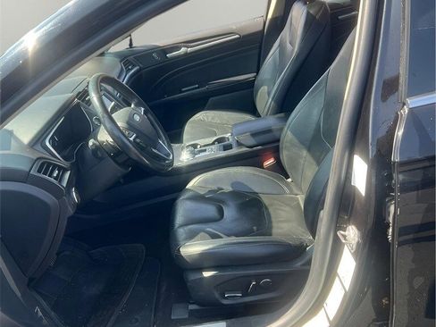 Used 2019 Ford Fusion Titanium image 5