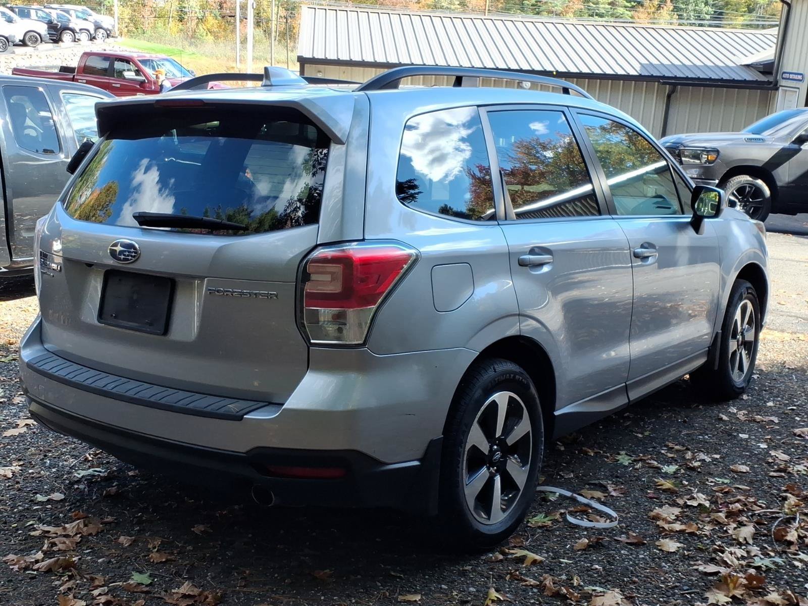 Used 2018 Subaru Forester 2.5i Premium AWD/4WD image 3
