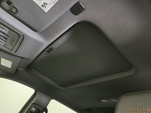 Used 2024 Chevrolet Silverado 1500 High Country w/ High Country Premium Package image 19