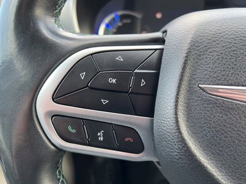 Certified 2018 Chrysler Pacifica Touring-L image 20