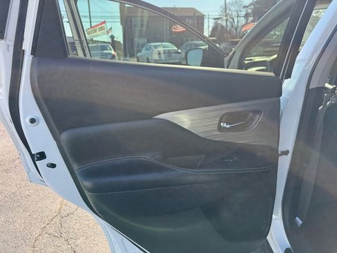 Used 2018 Nissan Murano Platinum image 11