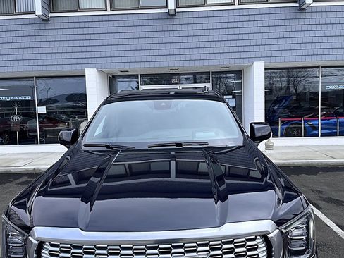 Used 2024 GMC Yukon Denali image 12