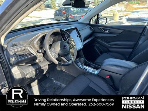 Used 2023 Subaru Ascent Premium w/ Convenience Package image 4