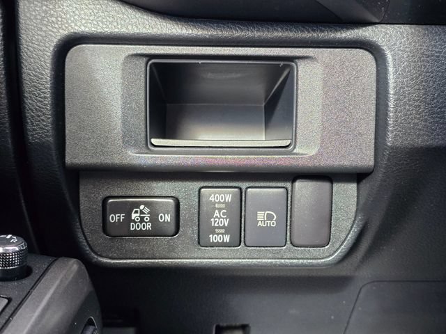 Used 2018 Toyota Tacoma TRD Off-Road AWD/4WD image 33