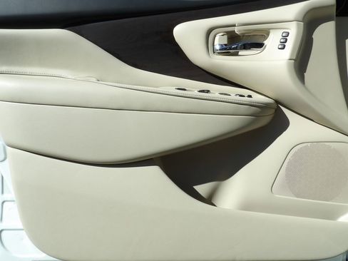 Used 2019 Nissan Murano Platinum w/ Cargo Package image 11