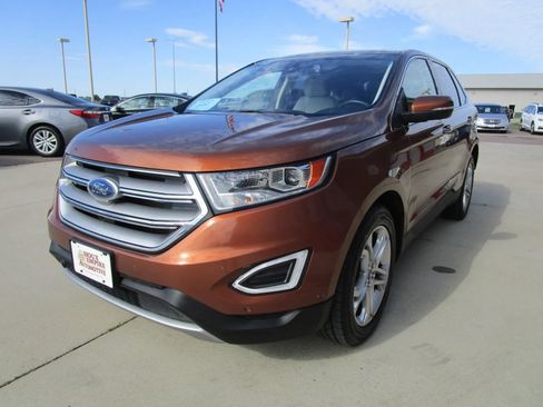 Used 2017 Ford Edge Titanium w/ Equipment Group 302A AWD/4WD image 5